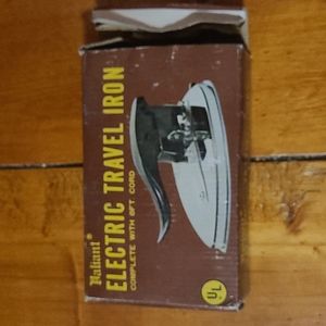Valiant vintage  Elctric Travel iron